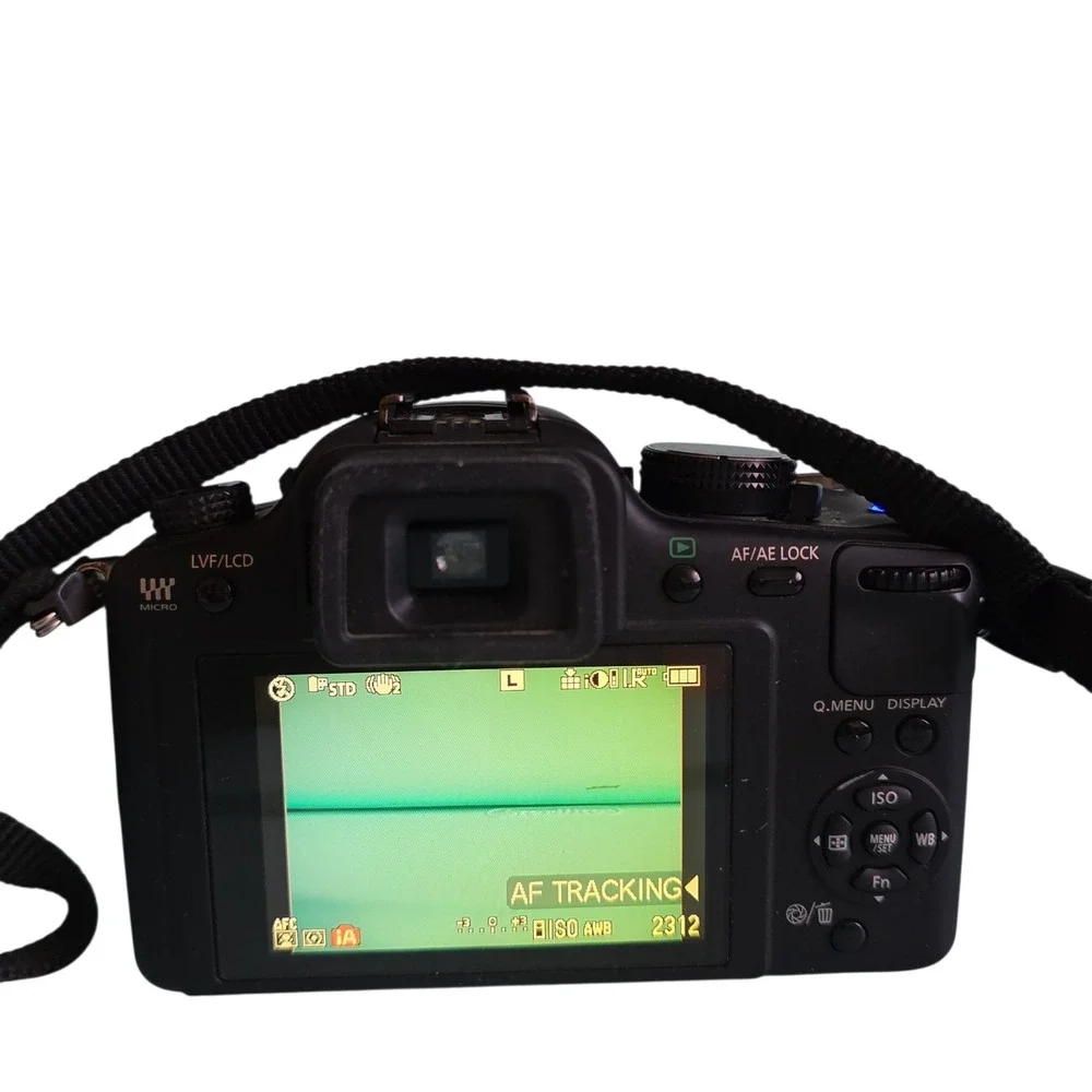 Panasonic‎ G10 Mirrorless Camera 12.1MP with 14-42mm Lens Charger 16GB SD Card